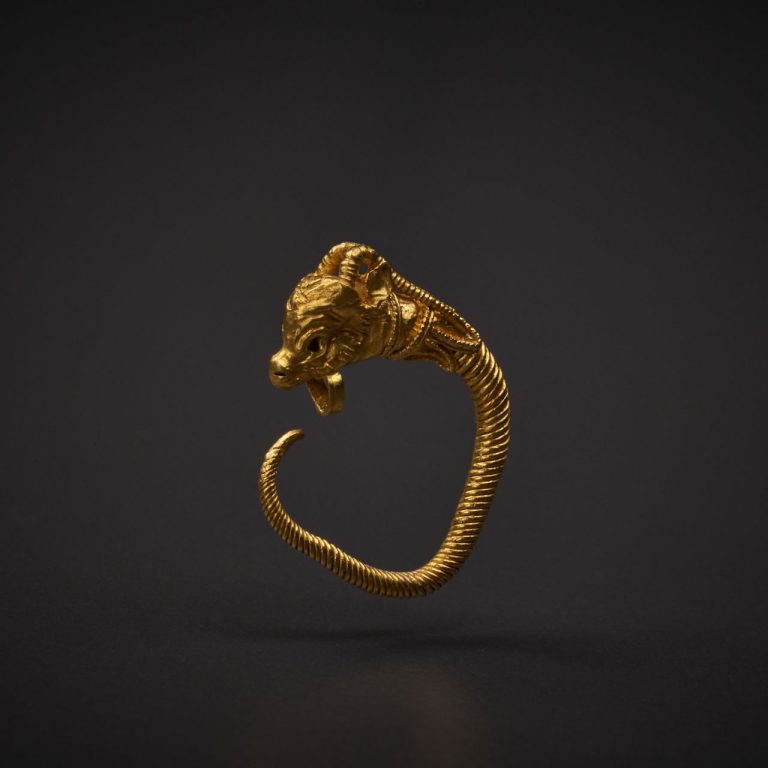 58_hellenistic-period_gold-earing_61_148_jan-18-2023_y2160
