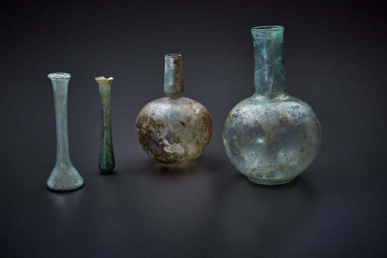 71_roman-period_glass-spice-jar_group_618_dec-22-2022_y2160